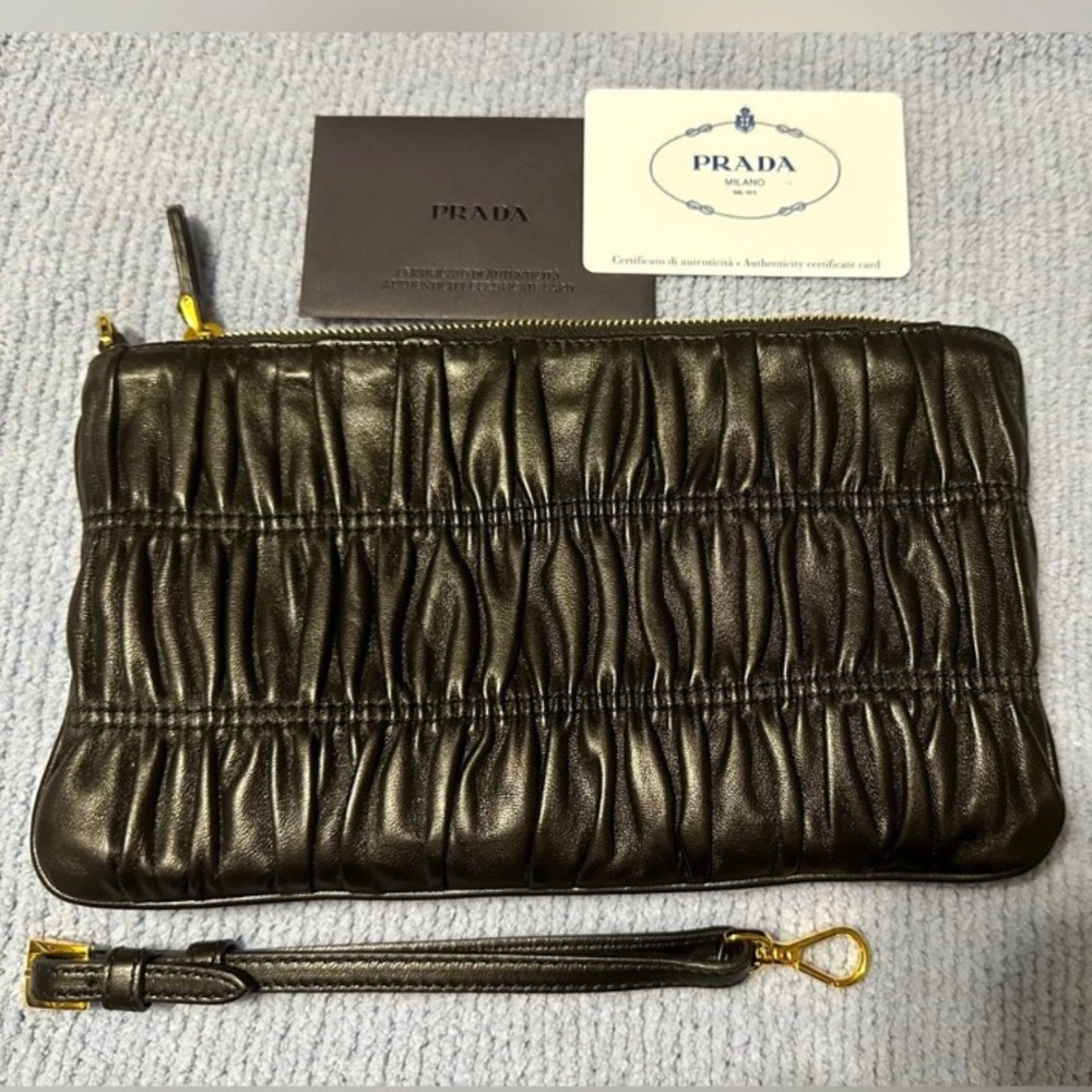 👜SOLD👛PRADA Authentic Nappa Black Leather Wristlet - Picture 2 of 5